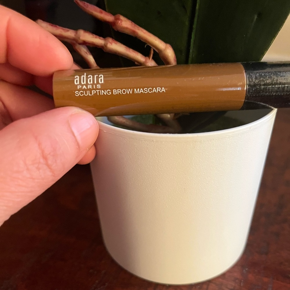 🌺🌺 sculpting brow mascara 🌺🌺